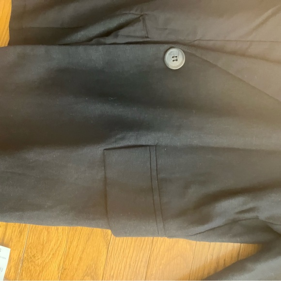 Never worn blazer from Macys. Light linen material - Picture 5 of 5
